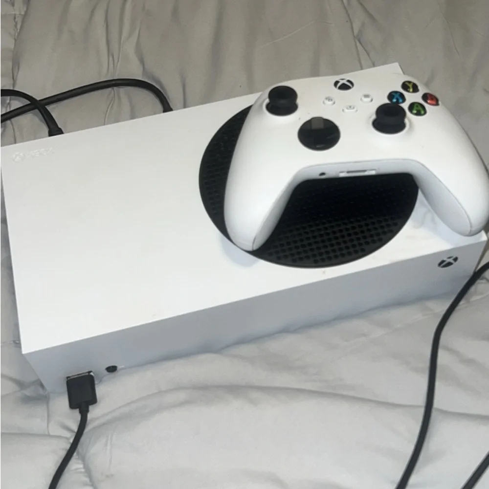 Xbox Series S I’ve had it for a couple months works extremely well.